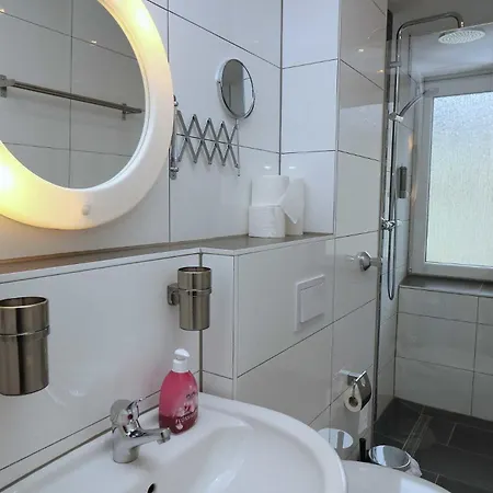 Kompass A 302-303 3* エッセン